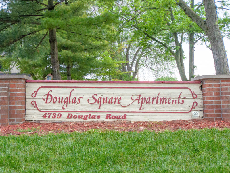 Douglas Sq 1