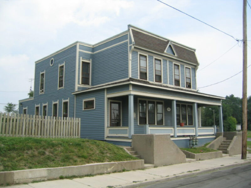 Vistula2 921 E Bancroft